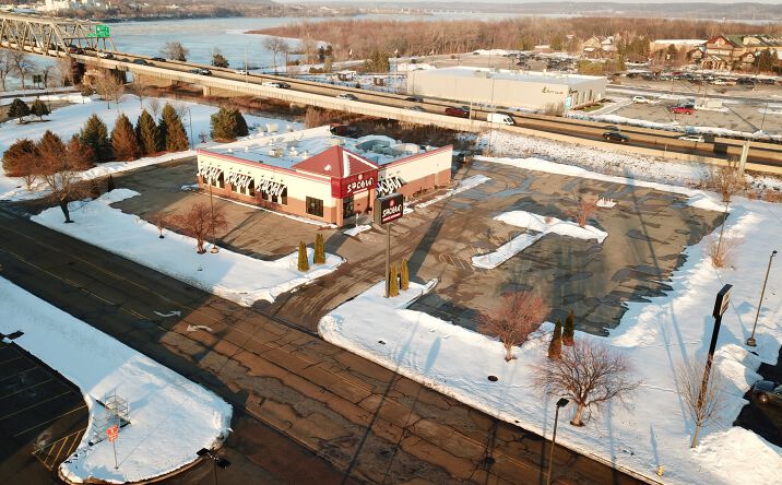 Pictures of Retail property located at 1000 Riverside Dr, East Peoria, IL 61611 for sales - image #1