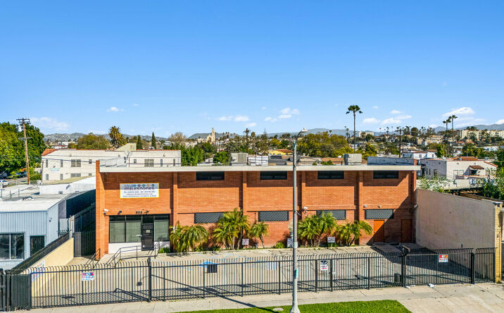 Pictures of Retail property located at 3115 W Jefferson Blvd, Los Angeles, CA 90018 for sales - image #1