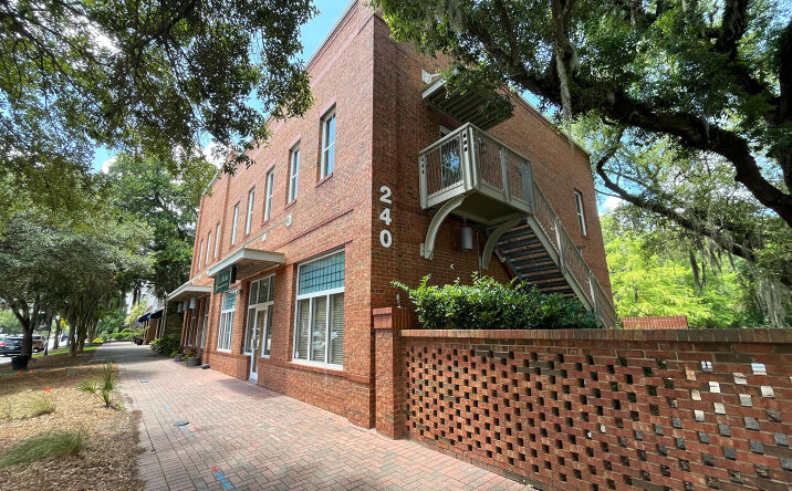 Pictures of Office property located at 240 Seven Farms Drive Ste 201, Charleston, SC 29492 for sales - image #1
