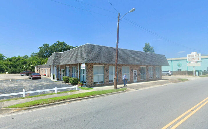 Pictures of Retail property located at 10 S Morgan Ave, Andrews, SC 29510 for sales - image #1
