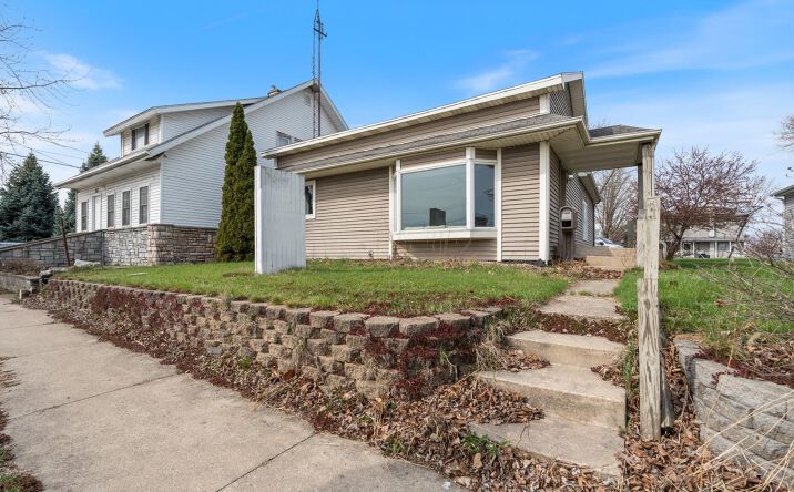 Pictures of Special Purpose property located at 310 S Detroit Street, Warsaw, IN 46580 for sales - image #1