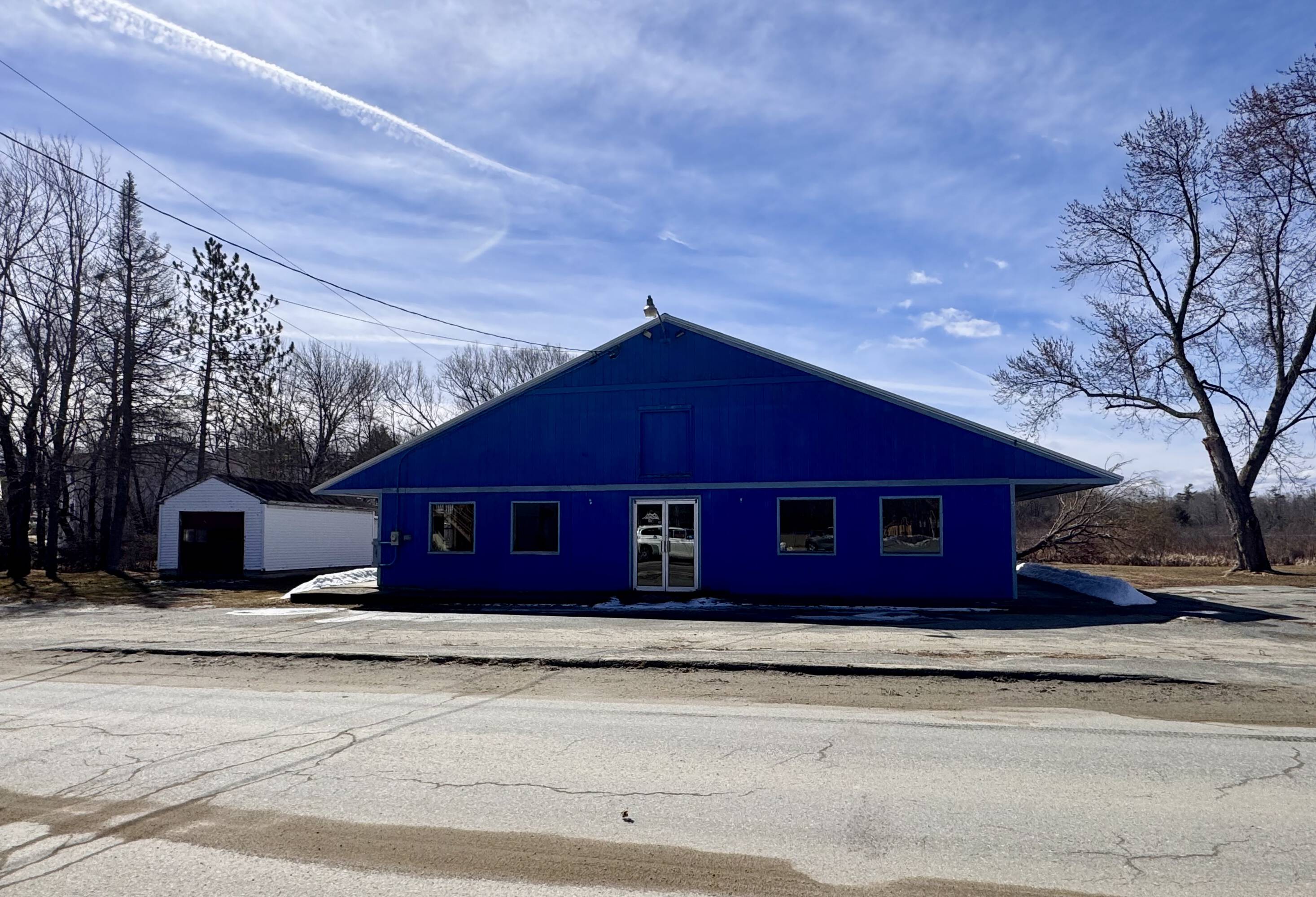 12 Heath St, Oakland, ME 04963