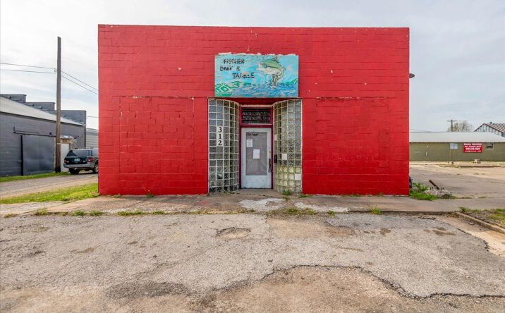Pictures of Office property located at 312 E Cherokee Avenue, Nowata, OK 74048 for sales - image #1