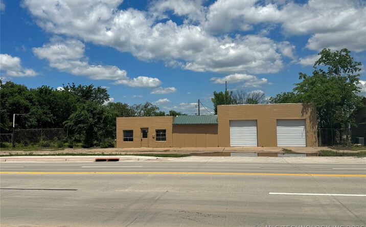 Pictures of Mixed Use property located at 728 E Main Street, Cushing, OK 74023 for sales - image #1