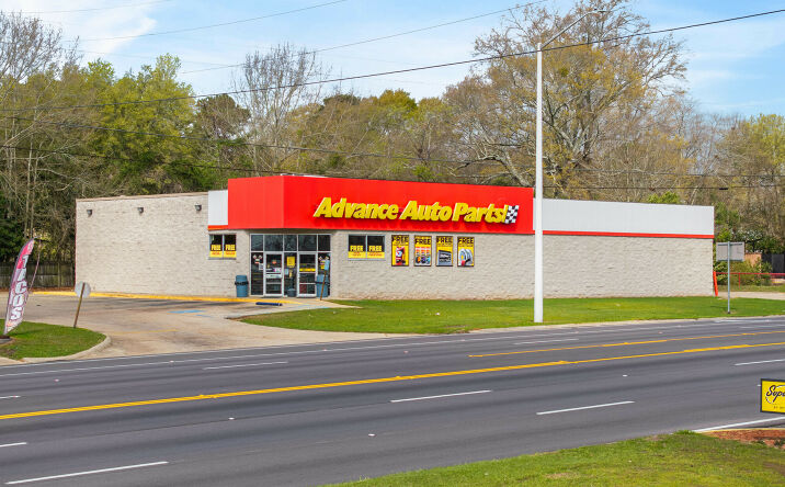 Pictures of Retail property located at 132 N 16th Ave, Laurel,, MS 39440 for sales - image #1