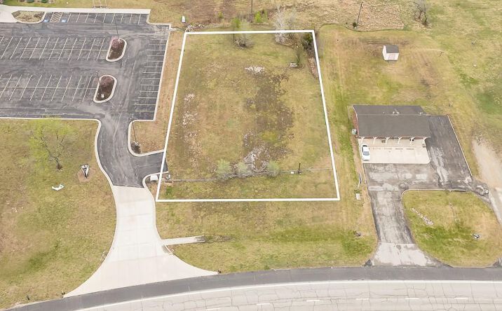 Pictures of Land property located at 215 State Avenue, Tonganoxie, KS 66086 for sales - image #1