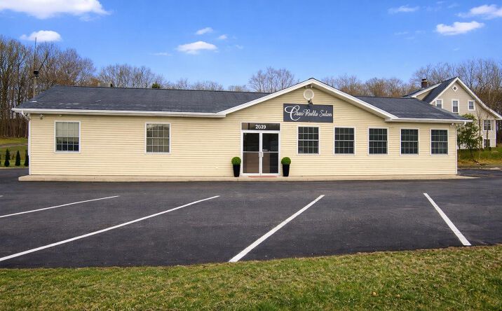 Pictures of Retail property located at 2039 State Route 208, Montgomery, NY 12549 for sales - image #1