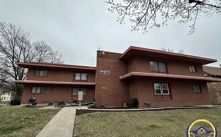 Pictures of Multifamily property located at 1300 SW Fillmore ST, Topeka, KS 66604 for sales - image #1