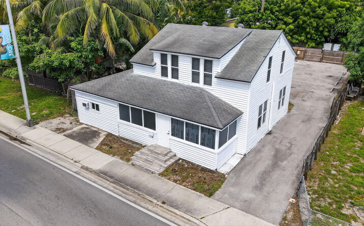 Pictures of Office property located at 220 SW 16th Street, Dania Beach, FL 33004 for sales - image #1