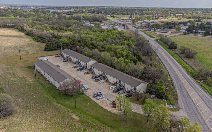 Pictures of Multifamily property located at 300 TX-78, Farmersville, TX 75442 for sales - image #1