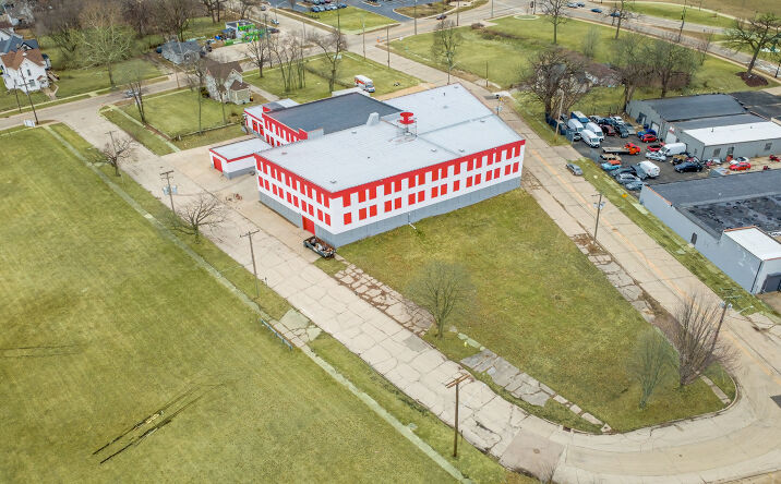 Pictures of Industrial, Self Storage property located at 1034 Short Elm St, Rockford, IL 61102 for sales - image #1
