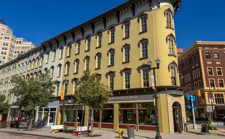 Pictures of Office, Retail property located at 100-114 Monroe Center St NW, Grand Rapids, MI 49503 for sales - image #1