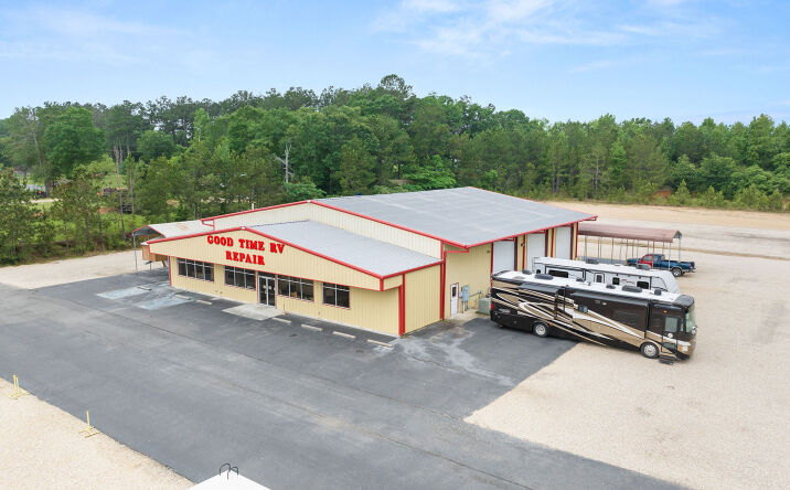 Pictures of Mixed Use, Retail property located at 17884 Lake Charles Hwy, Leesville, LA 71446 for sales - image #1