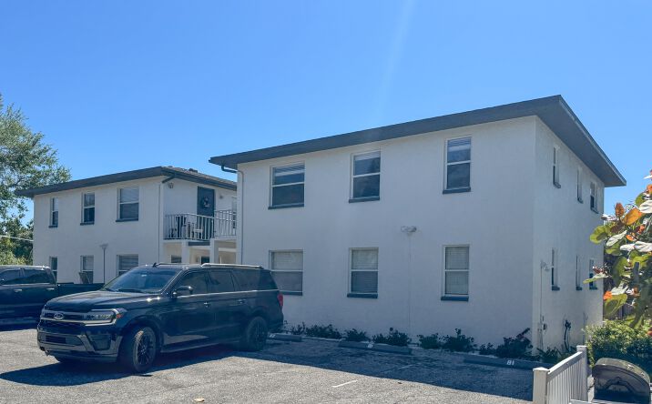 Pictures of Multifamily property located at 1630 Redwood St, Sarasota, FL 34231 for sales - image #1