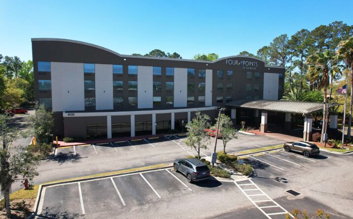 Pictures of Hospitality property located at 8520 Baymeadows Rd, Jacksonville, FL 32256 for sales - image #1