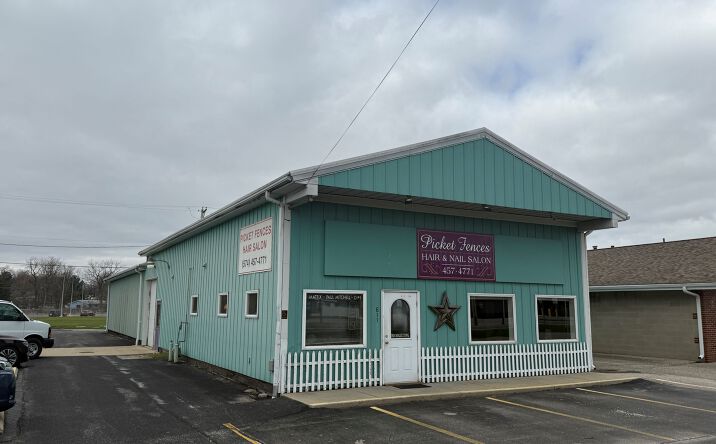 Pictures of Industrial, Mixed Use, Retail, Self Storage property located at 611 S Huntington St, Syracuse, IN 46567 for sales - image #1