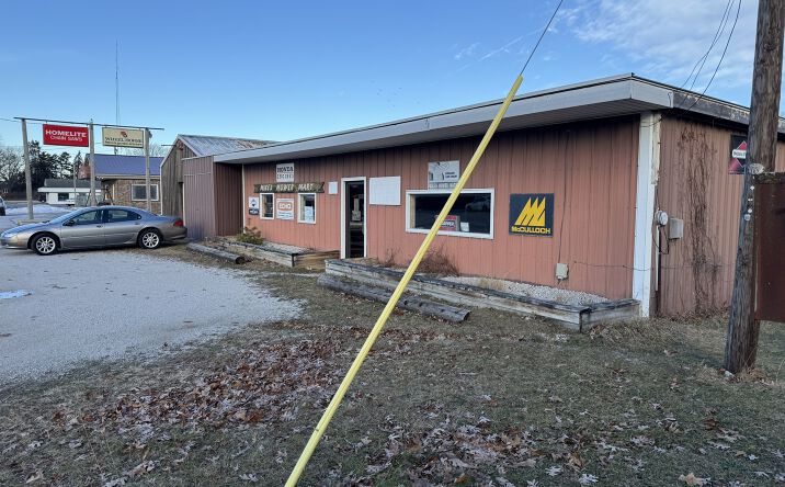 Pictures of Retail property located at 2240 US-35, Knox, IN 46534-8694 for sales - image #1
