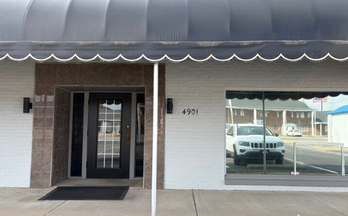 Pictures of Office, Retail property located at 4901 Tippecanoe Dr, Evansville, IN 47715 for sales - image #1