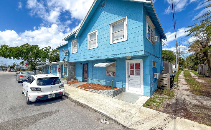 Pictures of Multifamily property located at 714 4th Ave N, Lake Worth Beach, FL 33460 for sales - image #1