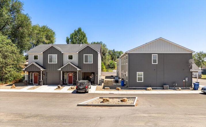 Pictures of Multifamily property located at 701 E Bates Ave, Parma, ID 83660 for sales - image #1