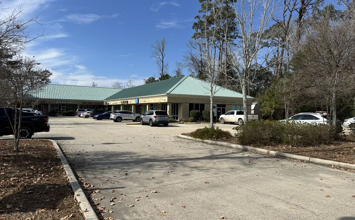 Pictures of Retail property located at 1600 W Causeway Approach, Mandeville, LA 70471 for sales - image #1