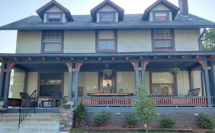 Pictures of Multifamily property located at 823 18th St, Des Moines, IA 50314 for sales - image #1