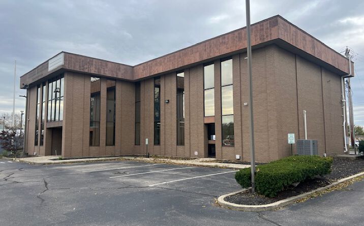 Pictures of Office property located at 660 N University Blvd, Middletown, OH 45042 for sales - image #1