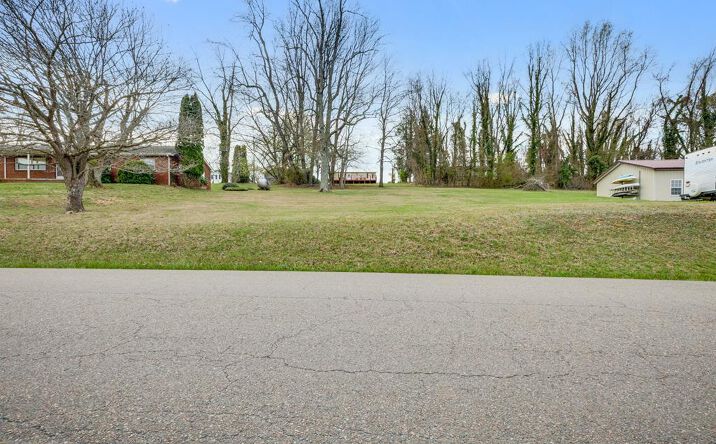Pictures of Land, Multifamily property located at TBD Aven Ln, Abingdon, VA 24211 for sales - image #1