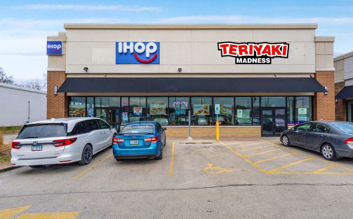 Pictures of Retail property located at 948 Dundee Rd, Palatine, IL 60074 for sales - image #1