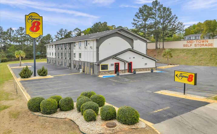 Pictures of Hospitality property located at Woodcrest Blvd, Warner Robins, GA 31093 for sales - image #1