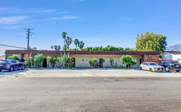 Pictures of Multifamily property located at 3737 E Calle De Carlos, Palm Springs, CA 92264 for sales - image #1