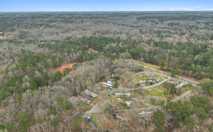 Pictures of Mobile Home Park property located at 618 Parkland Place Rd, Greenwood, SC 29646 for sales - image #1