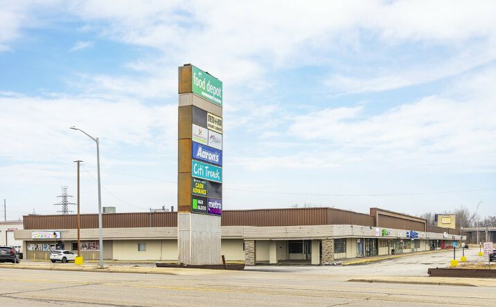 Pictures of Retail property located at 240-320 W Genesee Ave, Saginaw, MI 48602 for sales - image #1