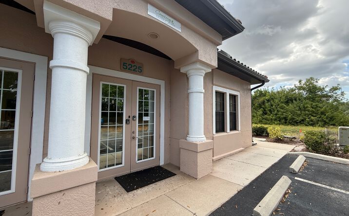 Pictures of Office property located at 5225 Office Park Blvd, Bradenton, FL 34203 for sales - image #1
