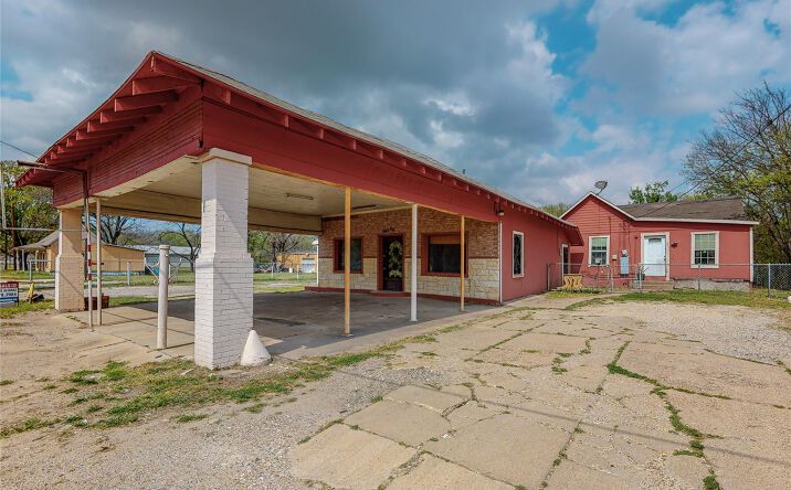 Pictures of Industrial property located at 847 S 15th St, Corsicana, TX 75110 for sales - image #1