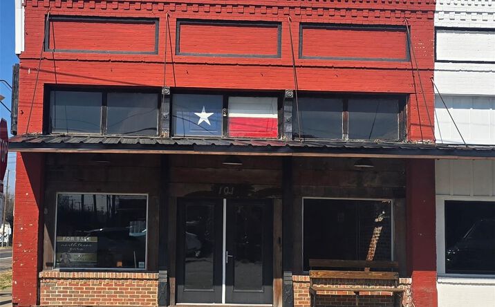 Pictures of Retail property located at 101 E Haning St, Howe, TX 75459 for sales - image #1