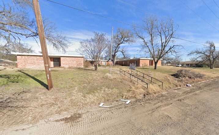 Pictures of Retail property located at 221 Virginia Ave, Marlin, TX 76661 for sales - image #1