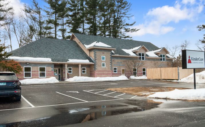 Pictures of Retail property located at 301 Derry Rd, Hudson, NH 03051 for sales - image #1