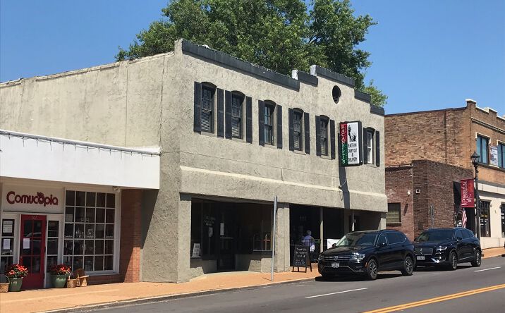Pictures of Retail property located at 109 N Kirkwood Rd, Kirkwood, MO 63122 for sales - image #1