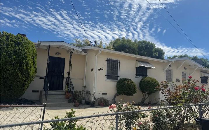 Pictures of Multifamily property located at 981 W Kensington, Los Angeles, CA 90026 for sales - image #1