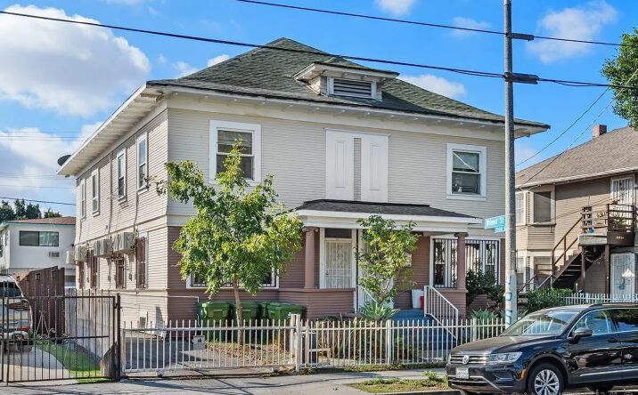 Pictures of Multifamily property located at 1276 W 22nd St, Los Angeles, CA 90007 for sales - image #1
