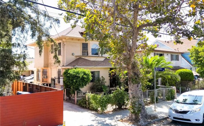 Pictures of Multifamily property located at 2006 W 12th Street, Los Angeles, CA 90006 for sales - image #1