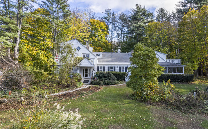 Pictures of Hospitality, Mixed Use property located at 9 Dry Point Dr, Rome, ME 04963 for sales - image #1