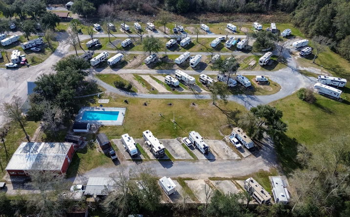 Pictures of Mobile Home Park, Multifamily property located at 1514 Azema St, Vinton, LA 70668 for sales - image #1