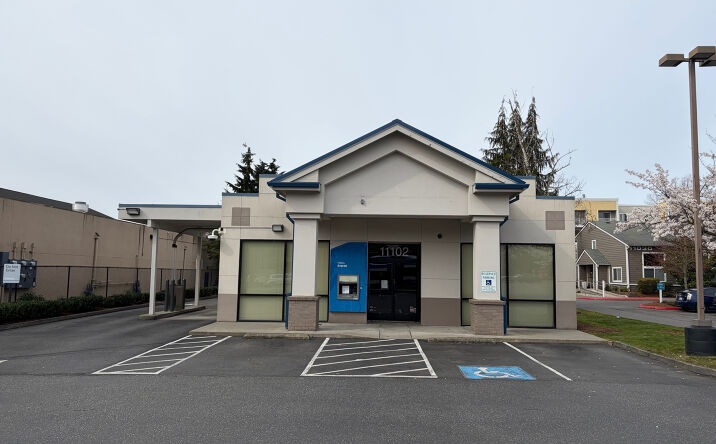 Pictures of Office, Retail property located at 11102 Evergreen Wy, Everett, WA 98204 for sales - image #1
