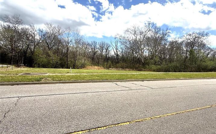 image of property at 10511 RAYTOWN RD Kansas City MO 64134-2250