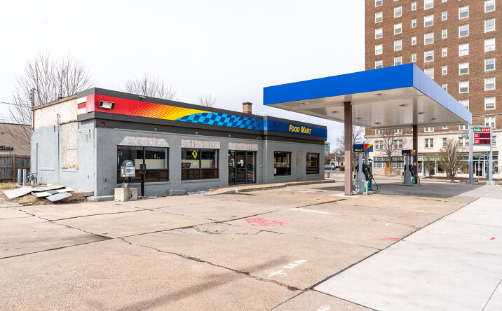 Pictures of Retail, Mixed Use property located at 1830 5TH Avenue, Moline, IL 61265 for sales - image #1