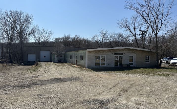 Pictures of Industrial property located at 1035 W Algonquin Road, Algonquin, IL 60102 for sales - image #1