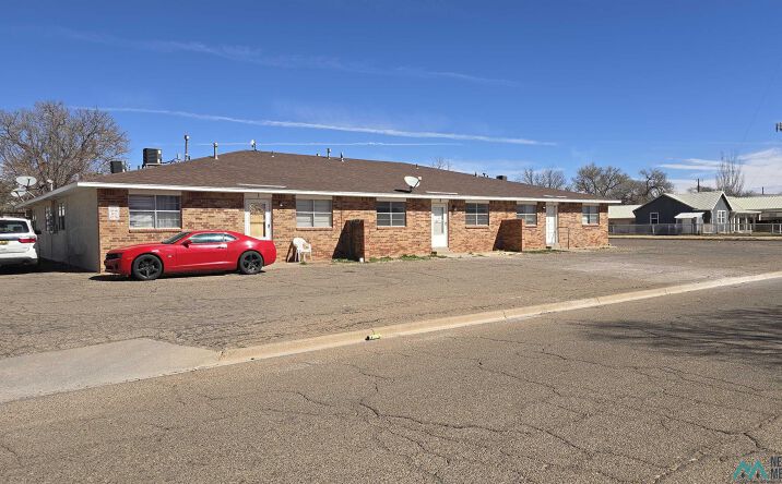 Pictures of Multifamily property located at 1000 Ash Street, Clovis, NM 88101 for sales - image #1