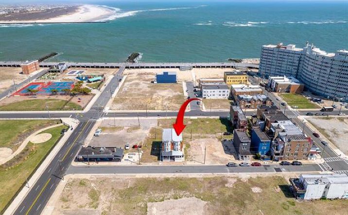 Pictures of Multifamily property located at 117 Seaside Ave, Atlantic City, NJ 08401 for sales - image #1